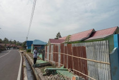 Pagar SMPN 9 Lebong Rusak Pasca Banjir, Belum Diperbaiki
