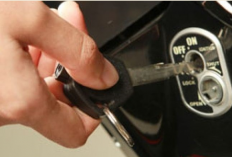 Cara Menghidupkan Motor Tanpa Kunci untuk Kondisi Darurat