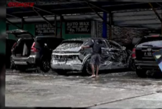 Apakah Boleh Mencuci Mesin Mobil Listrik dengan Air?